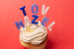 mazel tov cupcake